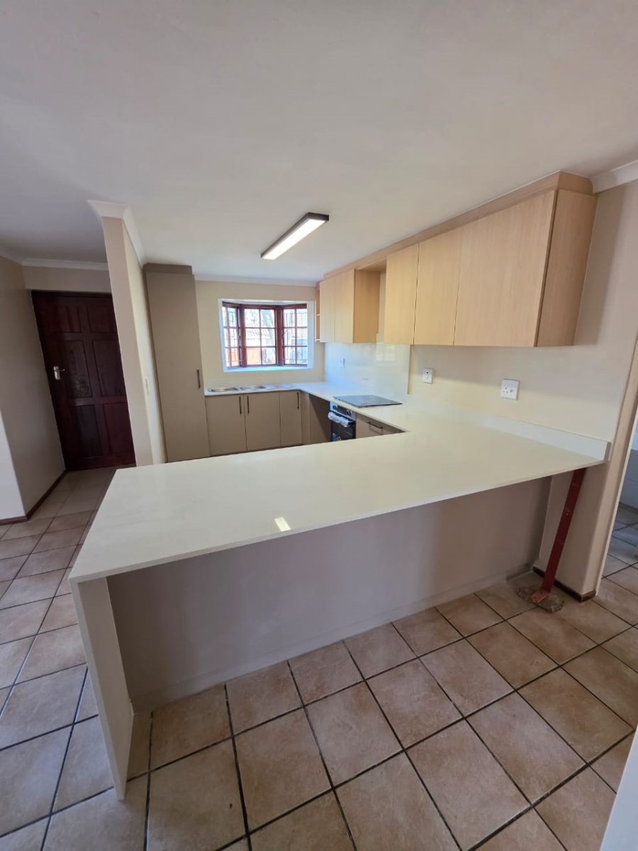 To Let 3 Bedroom Property for Rent in Marlborough Park Western Cape